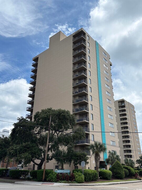 7500 N Ocean Blvd in Myrtle Beach, SC - Building Photo
