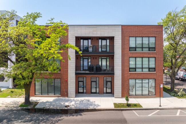 Pulaski Place in Chicago, IL - Building Photo - Building Photo