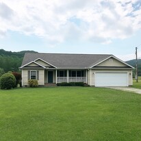 45 Harper Meadow Way in Hendersonville, NC - Building Photo