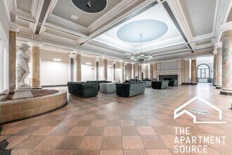 540 W Briar Pl, Unit 3H in Chicago, IL - Building Photo - Building Photo