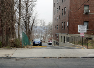 Green Towers in Yonkers, NY - Building Photo - Building Photo