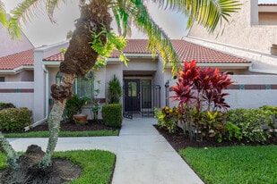 3303 SE Sandpiper Ct in Port St. Lucie, FL - Building Photo