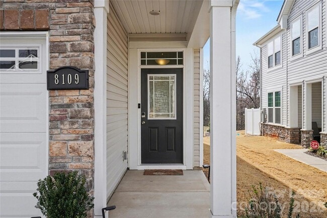 8109 Overmeadow Ln in Charlotte, NC - Building Photo - Building Photo