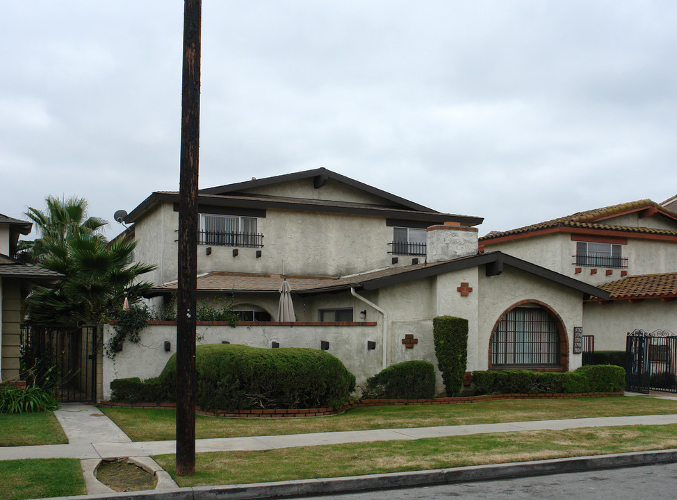 3792-3800 Green Ave in Los Alamitos, CA - Building Photo