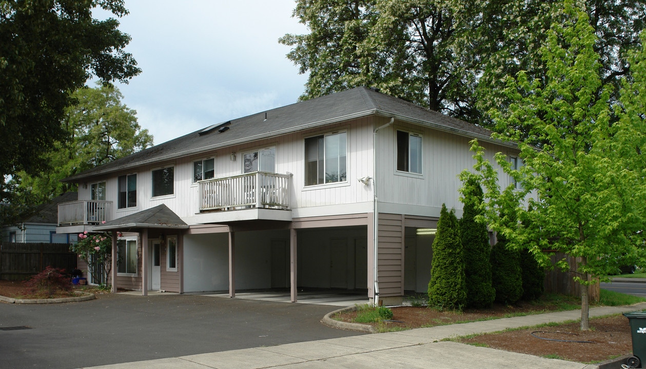 1176-1184 W Broadway in Eugene, OR - Foto de edificio