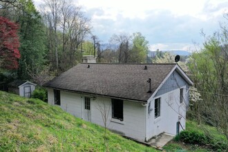 134 E Jackson St in Sylva, NC - Building Photo - Building Photo