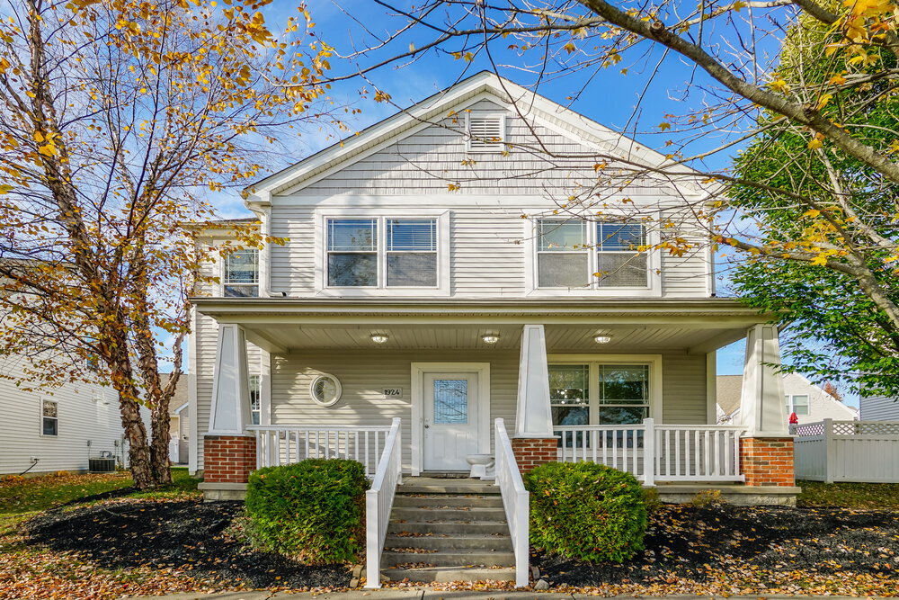 1924 Seaside Cir in Grove City, OH - Building Photo