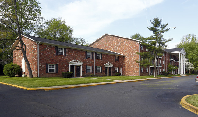 Highland Pointe Apartments in Indianapolis, IN - Building Photo - Building Photo