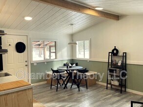 52861 Meadow Ln in La Pine, OR - Building Photo - Building Photo