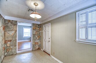 402 S Lahoma Ave in Norman, OK - Building Photo - Building Photo