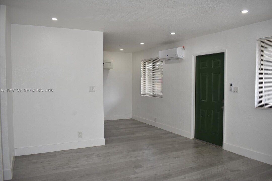 900 NW 8th Ave in Pompano Beach, FL - Building Photo