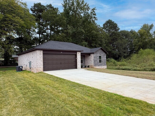 16 Bobby Eugene Dr in Ward, AR - Foto de edificio - Building Photo