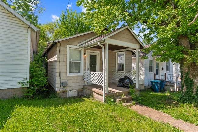 5635 Hodiamont Ave in Jennings, MO - Building Photo - Building Photo