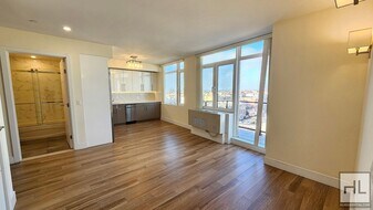 Northern Boulevard in Queens, NY - Building Photo