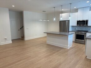 4201 Pennsylvania Ave in Glendale, CA - Building Photo - Building Photo