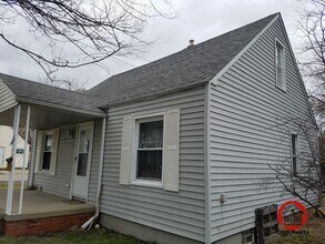 19996 SEMINOLE - 2 Upstairs Bedroom in Redford, MI - Foto de edificio - Building Photo