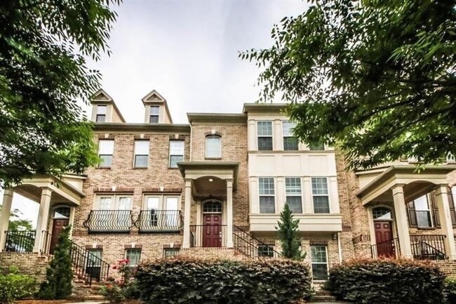 property at 1004 E Paces Chase