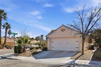 9601 Crystal Cup Dr in Las Vegas, NV - Building Photo - Building Photo