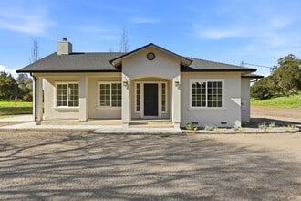 112 Dunbarton Rd in Aromas, CA - Building Photo - Building Photo