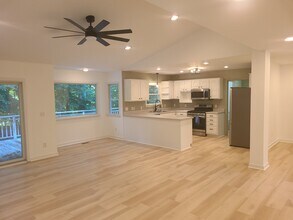 111 Oyster Cove Lndg in Hartfield, VA - Building Photo - Building Photo