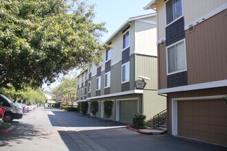 2567 Easton Ln, Unit 22 in San Jose, CA - Building Photo - Building Photo