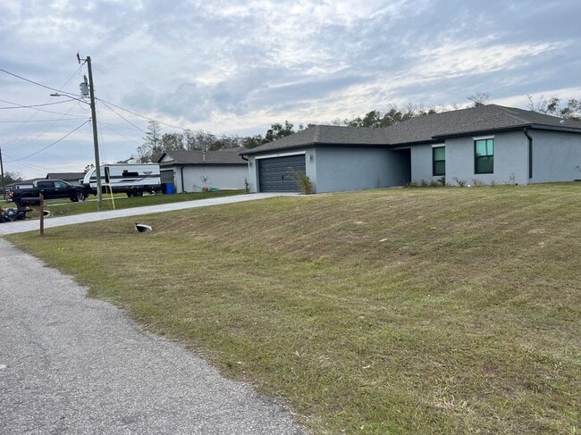 property at 862 Winwood Cir