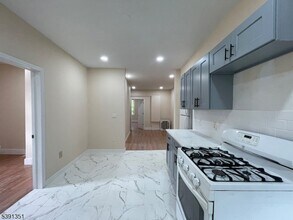 85 Clifton Ave, Unit 3 in Newark, NJ - Building Photo - Building Photo