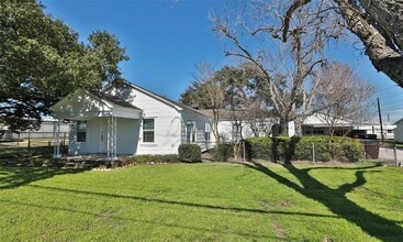 14742 Hempstead Rd in Houston, TX - Building Photo - Building Photo