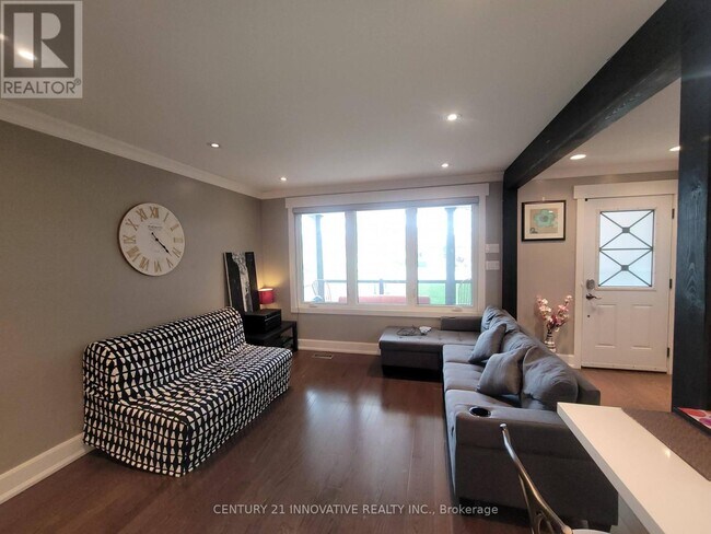 48 Brenda Crescent in Toronto, ON - Building Photo - Building Photo