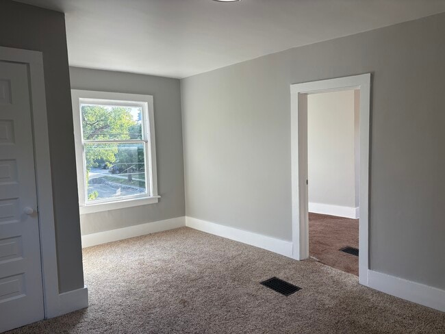 829 Park St SW, Unit 2 in Grand Rapids, MI - Building Photo - Building Photo