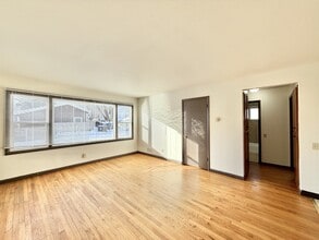 2113 Lake Point Dr in Madison, WI - Building Photo - Building Photo