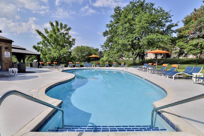 West Grove on the Lake in Waukesha, WI - Building Photo - Building Photo