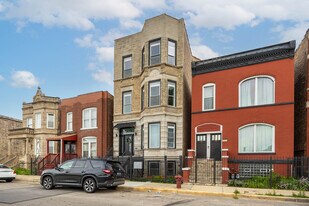 3328 W Congress Pkwy in Chicago, IL - Building Photo