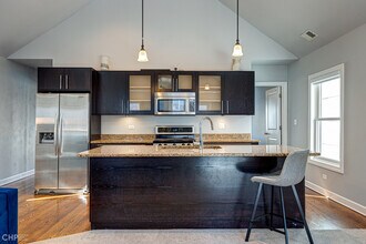 1414 W Superior St in Chicago, IL - Building Photo - Building Photo