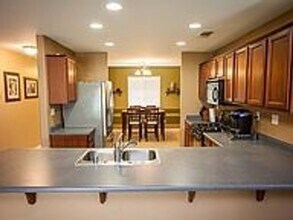 471 S Kona Ave in Fresno, CA - Building Photo - Building Photo