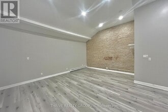 286 Talbot St in St Thomas, ON - Building Photo - Building Photo