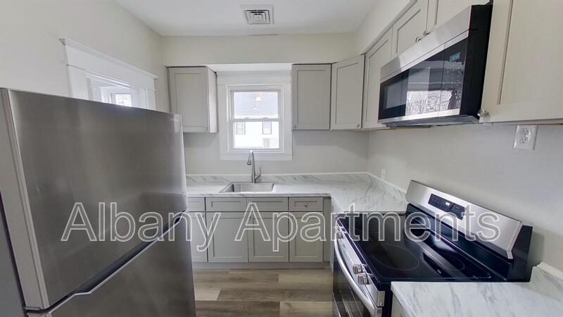 469 Delaware Ave in Albany, NY - Building Photo