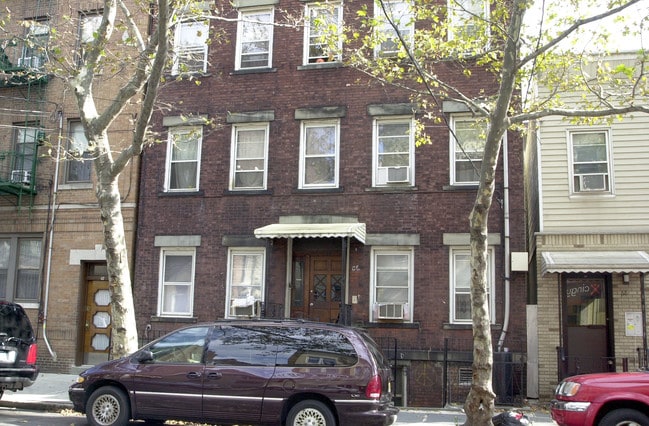 66 Madison St in Newark, NJ - Building Photo - Building Photo