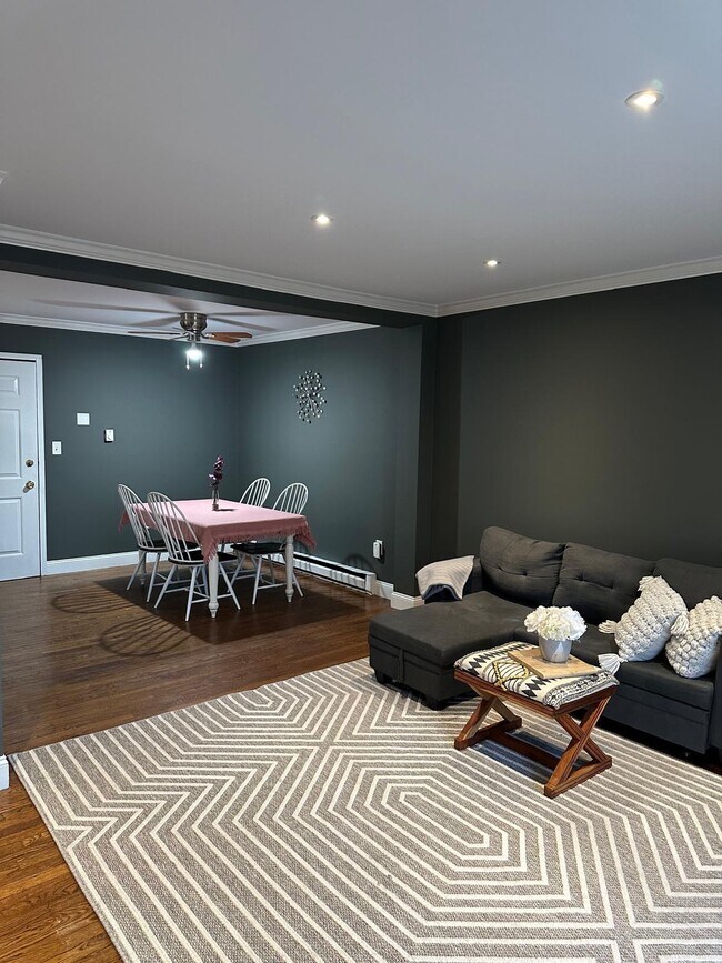 46 Taylor St, Unit 107 in Stamford, CT - Building Photo - Building Photo