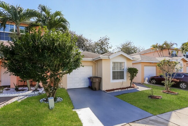 4082 Eastridge Dr in Pompano Beach, FL - Foto de edificio - Building Photo