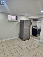 537 Clarke Rd in London, ON - Building Photo - Building Photo