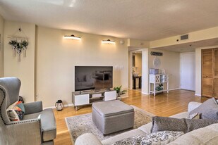 701 S Madison Ave, Unit SI FL5-ID1545916P in Clearwater, FL - Building Photo