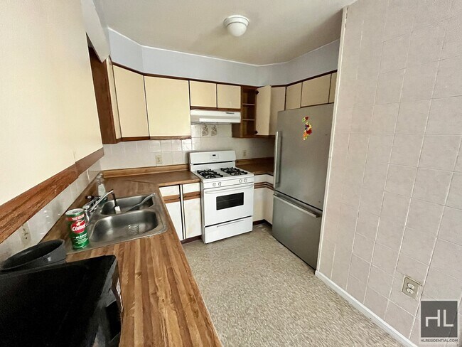 75 Ludlow St-Unit -2 in Yonkers, NY - Building Photo - Building Photo