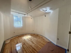 14 Quint Ave, Unit 1 in Boston, MA - Foto de edificio - Building Photo