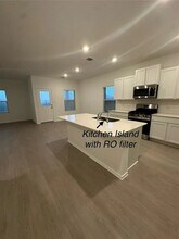 Room in House on Pickerel St in Leander, TX - Foto de edificio - Building Photo