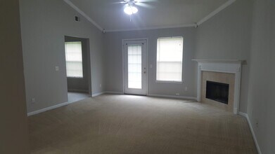 182 Cherry Laural Lane in Savannah, GA - Building Photo - Building Photo