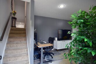 1726 St Johns Ln in Sewickley, PA - Building Photo - Building Photo