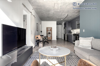 311 W Illinois St, Unit FL8-ID816 in Chicago, IL - Foto de edificio - Building Photo