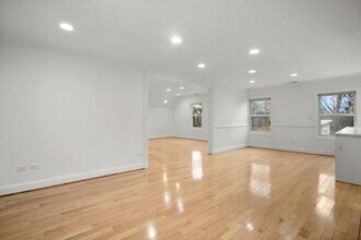 52 Bruce Park Dr in Greenwich, CT - Building Photo - Building Photo