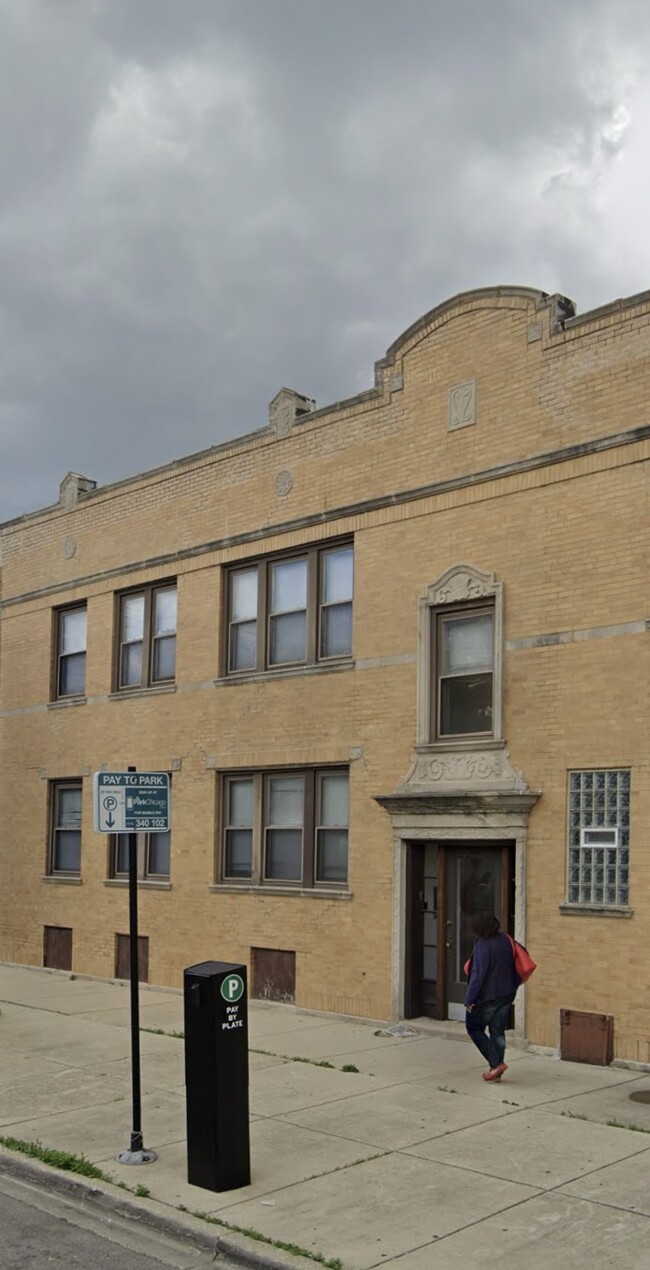 1605 N McVicker Ave, Unit 1605 McVicker in Chicago, IL - Foto de edificio - Building Photo